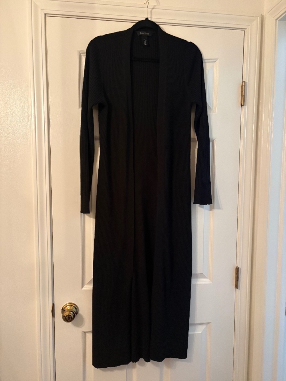White House Black Market, Size L, black, very CLassy, ribbed